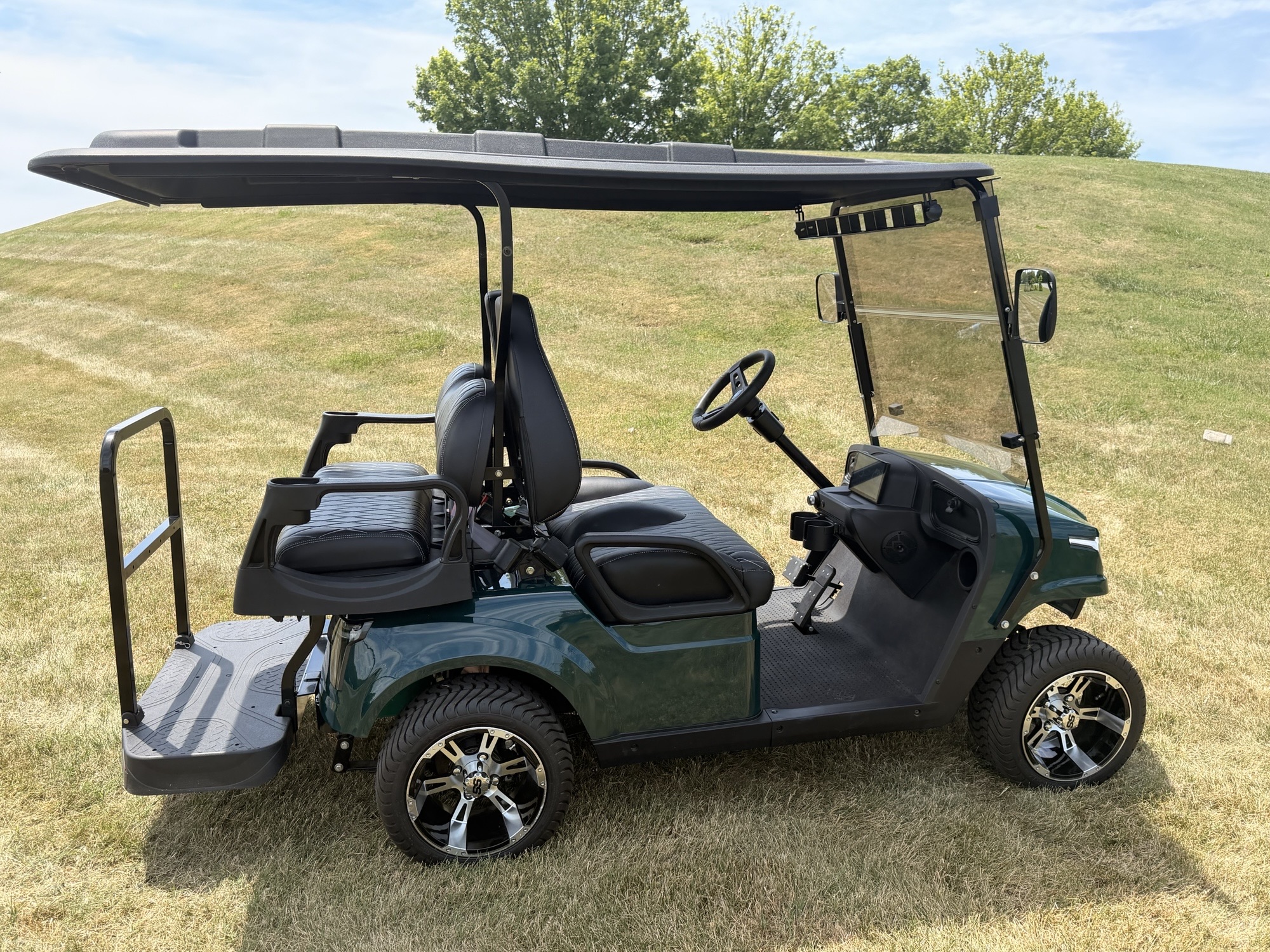 2025 Whisper W5 - GOLFCARTS.COM